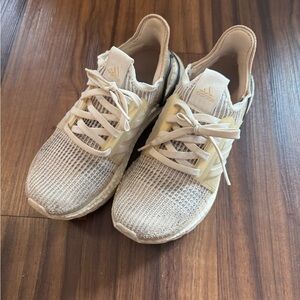 Adidas Women’s Ultraboost Cream Shoes Size 6